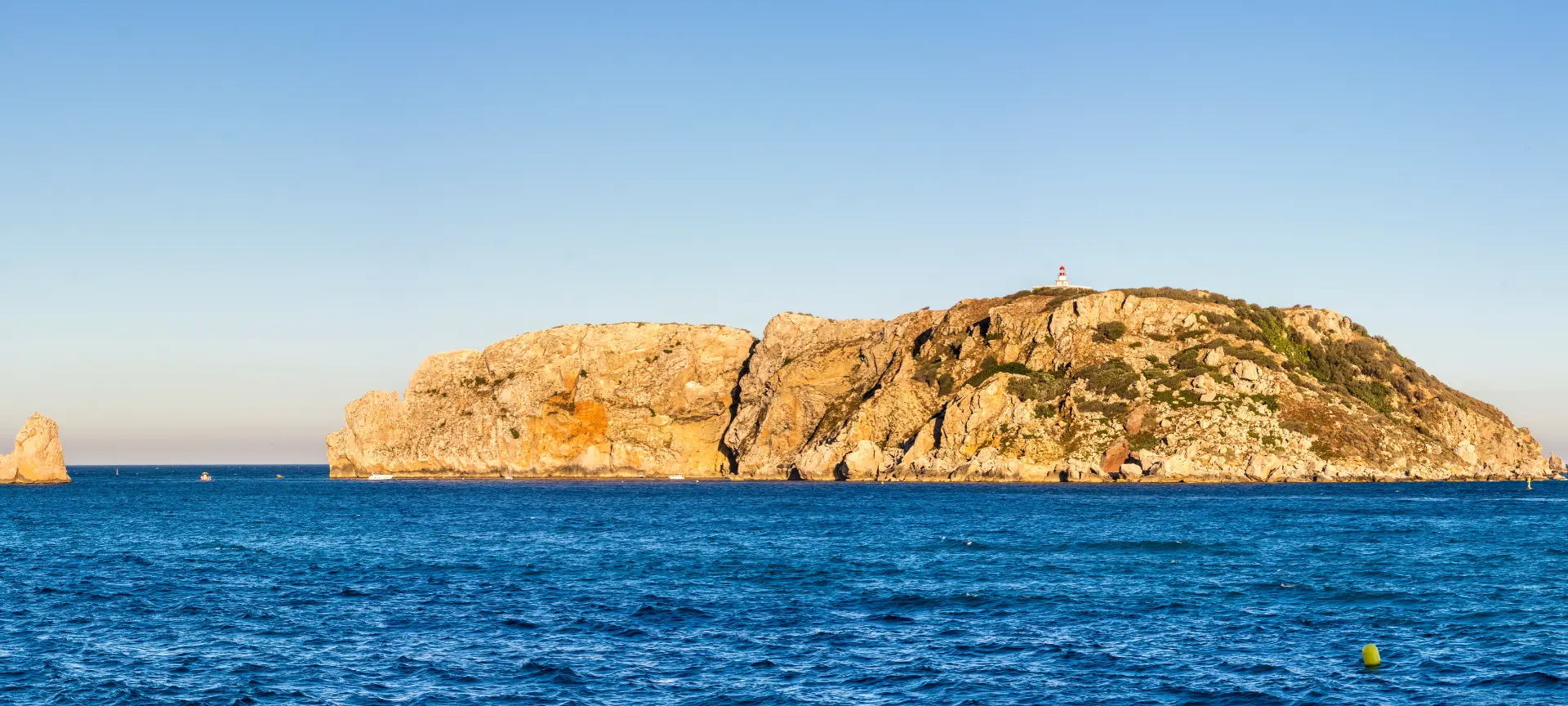 Panoramic view of the Medes Islands, a perfect destination for jet ski excursions along the Costa Brava.